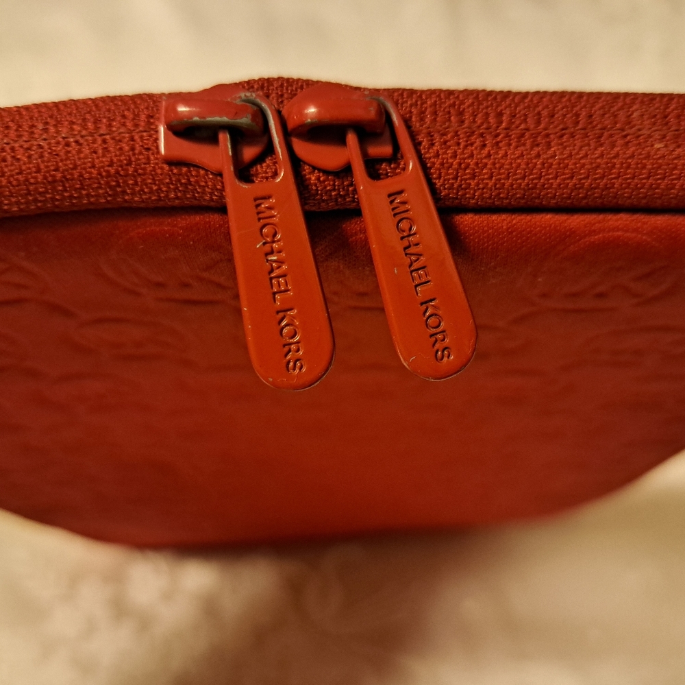 Michael Kors Red Tablet Case - Picture 4 of 7